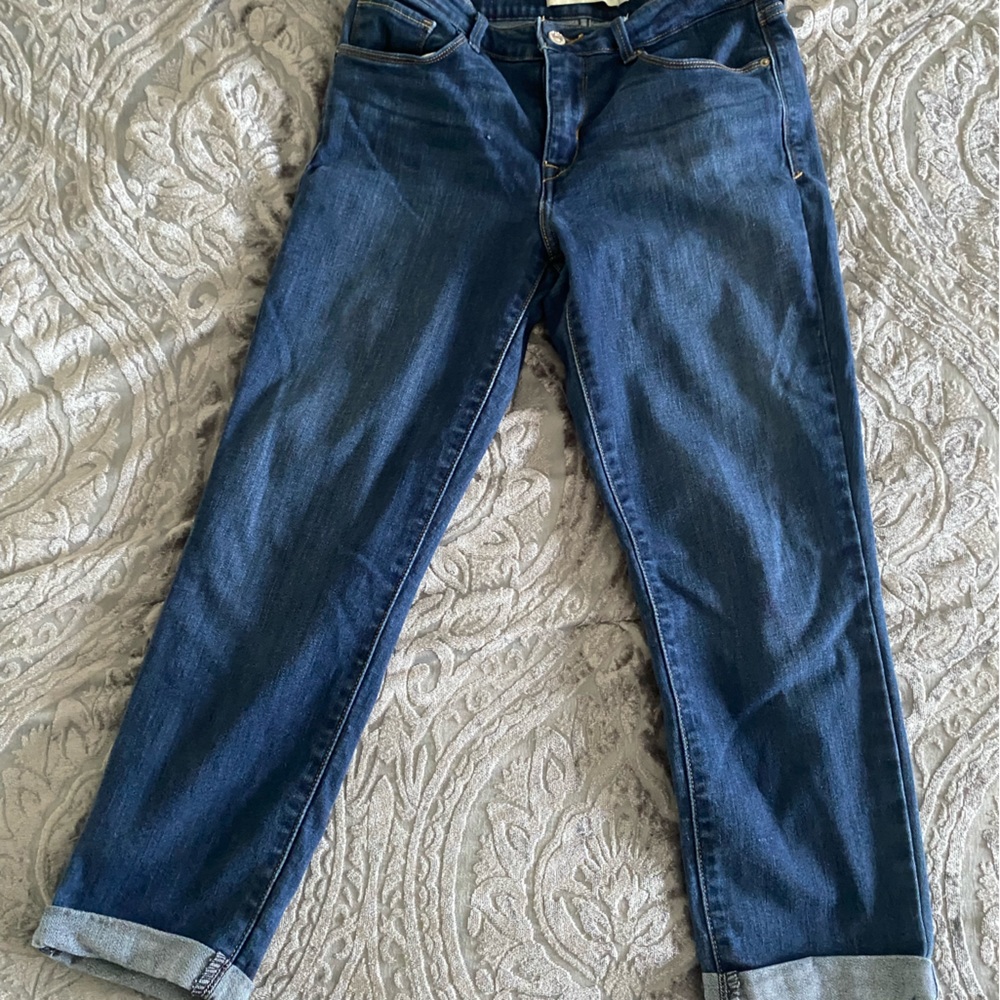 Levi Mid-Rise Skinny Jean - size 10